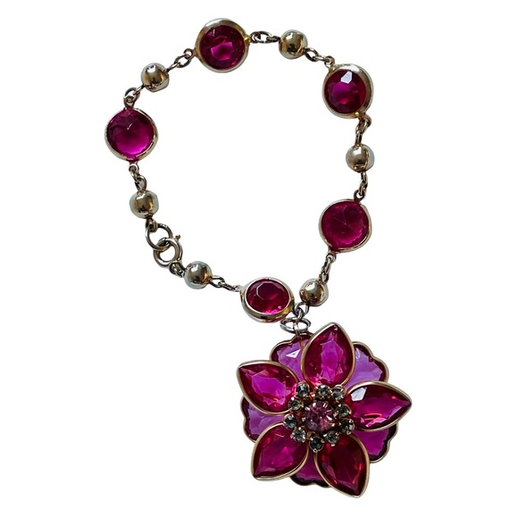 Vintage Mid-Century Goldtone And Pink Glass Bracelet With Large 3D Flower Charm - Picture 3 of 4